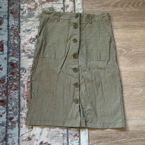 Beige/green striped skirt